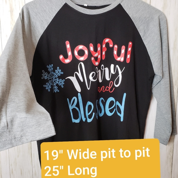 Holiday Raglan Tee Large Joyful Merry and Blessed Black & Gray  Half Sleeve NWOT - Picture 5 of 6